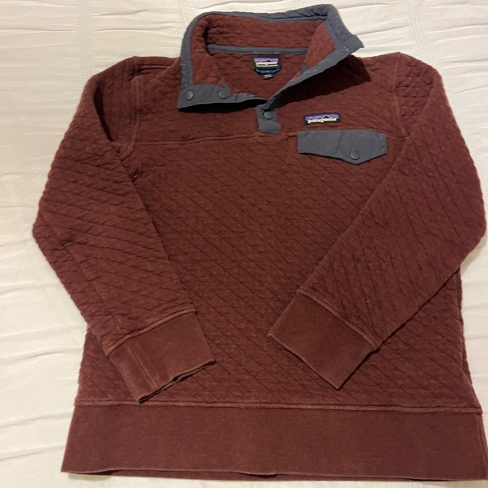 Patagonia Maroon Quilted Pullover with Navy Accents